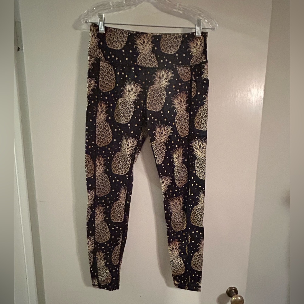 Constantly Varied Gear Pineapple Print Leggings - Black and Gold